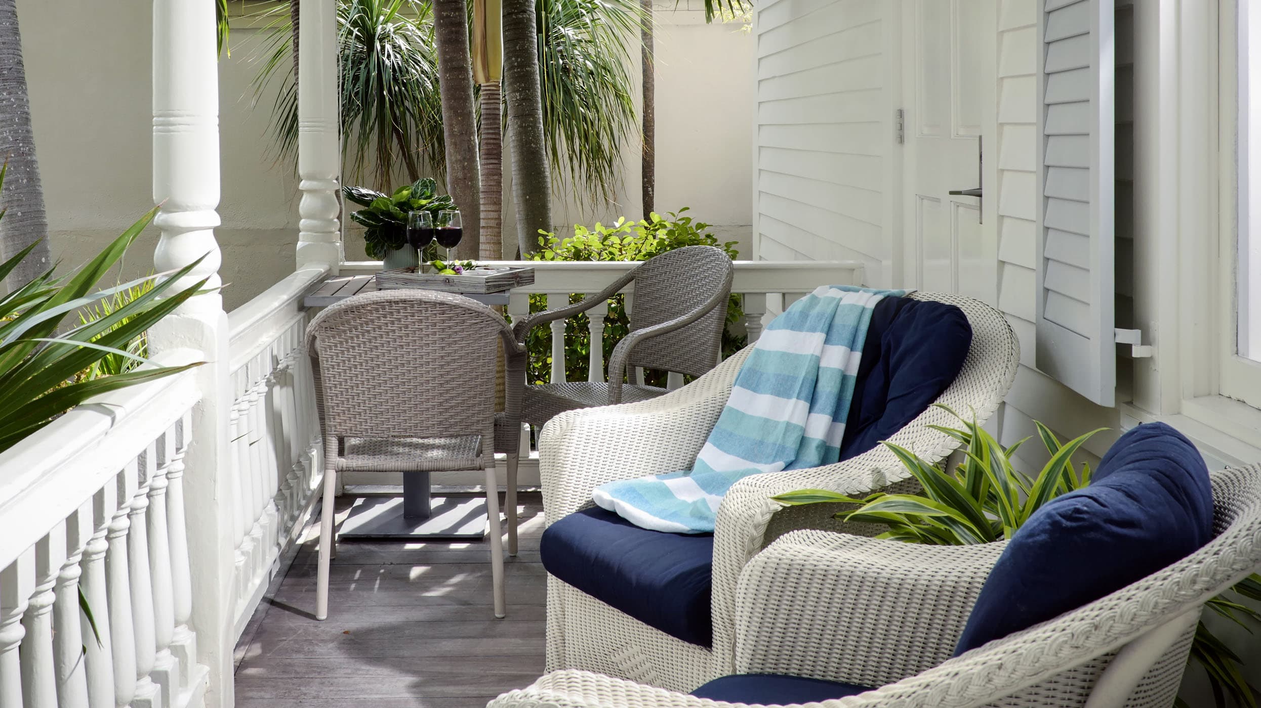 414 BAHAMA SUITE PORCH