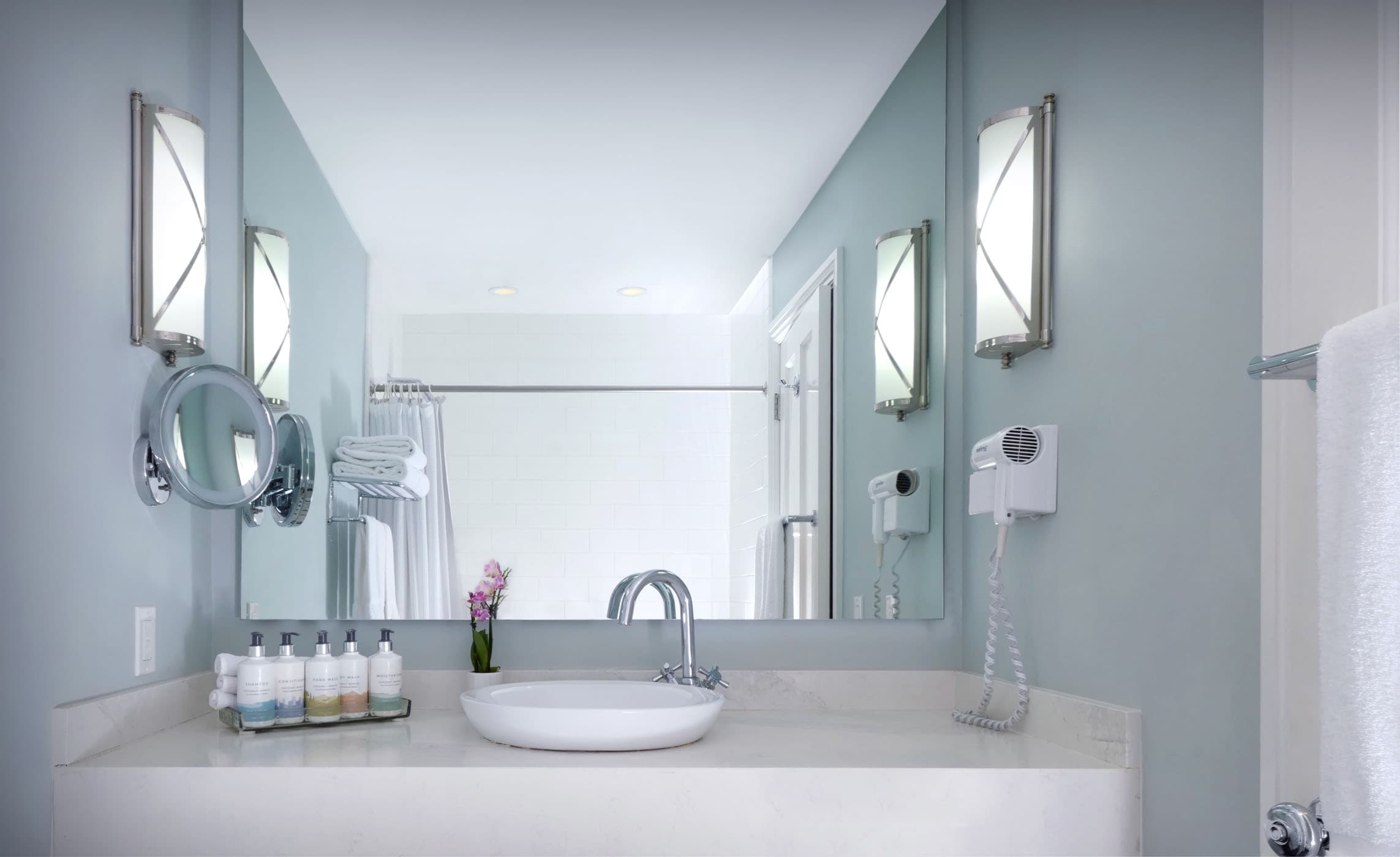 CLASSIC GUESTROOM BATH